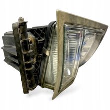 Laden Sie das Bild in den Galerie-Viewer, Frontscheinwerfer Volvo 20452847LH Links Scheinwerfer Headlight SCH9009327981gc