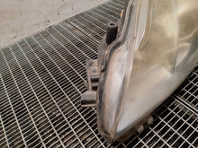 Laden Sie das Bild in den Galerie-Viewer, Frontscheinwerfer Toyota Prius HCHR-730 Rechts Scheinwerfer Headlight SCH9039894130nb