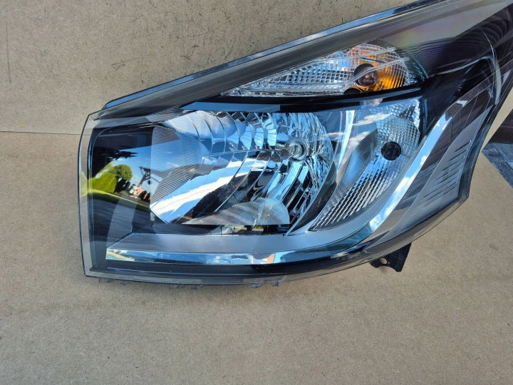 Frontscheinwerfer Renault Trafic III 260608912R Links Scheinwerfer Headlight SCH9051831602ju