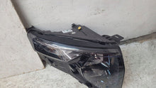 Laden Sie das Bild in den Galerie-Viewer, Frontscheinwerfer Ford Transit Courier R2X613W029CF 11071080 85122000 Rechts SCH9056654101xp