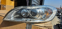 Load image into Gallery viewer, Frontscheinwerfer Volvo V70 I 31299752 Xenon Links Scheinwerfer Headlight SCH9068904376rh