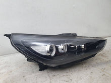Laden Sie das Bild in den Galerie-Viewer, Frontscheinwerfer Hyundai I30 III 92102G4120 Full LED Rechts Headlight SCH9072630359gv