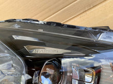 Load image into Gallery viewer, Frontscheinwerfer Hyundai Bayon 92102Q0500 Rechts Scheinwerfer Headlight SCH9072633120ok