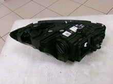 Laden Sie das Bild in den Galerie-Viewer, Frontscheinwerfer Mercedes-Benz W206 A2069068104 Links Scheinwerfer Headlight SCH9077693449sg