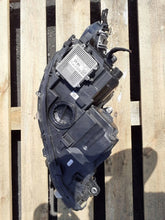 Laden Sie das Bild in den Galerie-Viewer, Frontscheinwerfer VW Golf VIII I 90180992 Links Scheinwerfer Headlight SCH9090909559tw