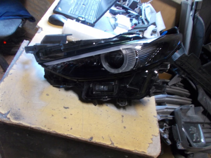 Frontscheinwerfer Mazda BCHJ-51040 BCHJ-51030 Ein Stück (Rechts oder Links) SCH9091577752vt