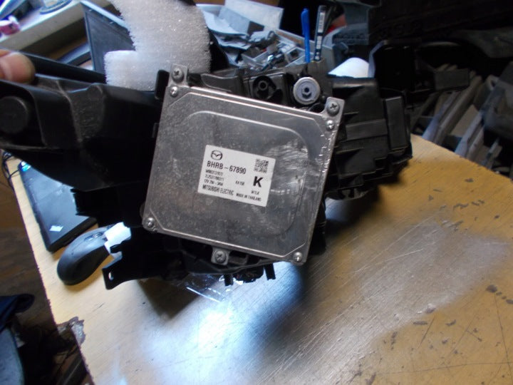 Frontscheinwerfer Mazda BCHJ-51040 BCHJ-51030 Ein Stück (Rechts oder Links) SCH9091577752vt