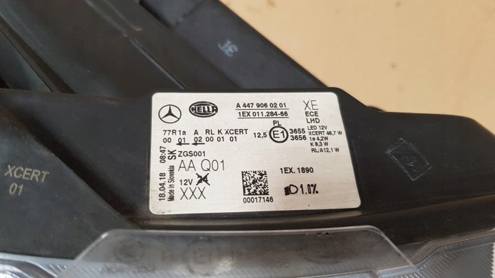 Frontscheinwerfer Mercedes-Benz Vito W447 A4479060201 Rechts Headlight SCH9093018323it