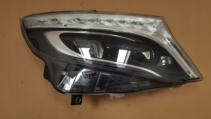 Frontscheinwerfer Mercedes-Benz Vito W447 A4479060201 Rechts Headlight SCH9093018323it