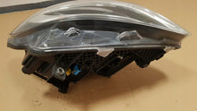 Laden Sie das Bild in den Galerie-Viewer, Frontscheinwerfer Mercedes-Benz Vito W447 A4479060201 Rechts Headlight SCH9093018323it
