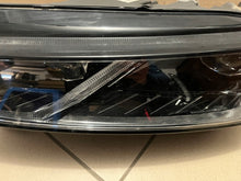 Laden Sie das Bild in den Galerie-Viewer, Frontscheinwerfer Skoda Octavia IV 5E4941015A Full LED Links Headlight SCH9094044258xn