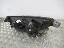 Load image into Gallery viewer, Frontscheinwerfer Skoda Octavia 5E4941016A LED Ein Stück (Rechts oder Links) SCH9094399703yt