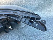 Load image into Gallery viewer, Frontscheinwerfer Renault Clio I V 260100902R Rechts Scheinwerfer Headlight SCH9100075197sh