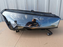 Laden Sie das Bild in den Galerie-Viewer, Frontscheinwerfer Skoda Enyaq IV 5LB941016A Rechts Scheinwerfer Headlight SCH9107162035rm