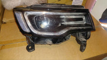 Laden Sie das Bild in den Galerie-Viewer, Frontscheinwerfer Jeep Grand Cherokee Wk2 ZCR1199BR Rechts Headlight SCH9112297128gi