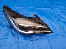 Laden Sie das Bild in den Galerie-Viewer, Frontscheinwerfer Opel Astra K 39047199 Rechts Scheinwerfer Headlight SCH9116820005ya