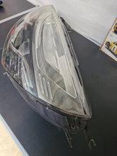 Laden Sie das Bild in den Galerie-Viewer, Frontscheinwerfer Renault Clio IV 260608367 Links Scheinwerfer Headlight SCH9127102825es