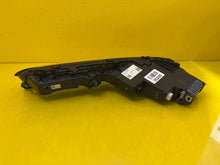 Laden Sie das Bild in den Galerie-Viewer, Frontscheinwerfer BMW 7 9879936-13 LED Rechts Scheinwerfer Headlight SCH9139005733wj