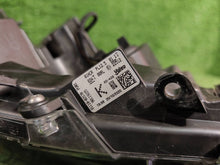 Laden Sie das Bild in den Galerie-Viewer, Frontscheinwerfer Toyota Corolla 81110-02S70 LED Rechts Scheinwerfer Headlight SCH9155241374ln