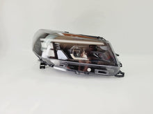 Laden Sie das Bild in den Galerie-Viewer, Frontscheinwerfer Opel Vivaro C 9847209880 Rechts Scheinwerfer Headlight SCH9155422014pf