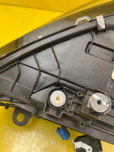Laden Sie das Bild in den Galerie-Viewer, Frontscheinwerfer Mercedes-Benz W206 A2069064803 LED Rechts Headlight SCH9166616981dg
