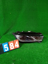 Laden Sie das Bild in den Galerie-Viewer, Frontscheinwerfer Skoda Octavia IV 5E4941016B LE18A6419 Rechts Headlight SCH9172367647oj