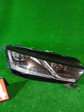 Laden Sie das Bild in den Galerie-Viewer, Frontscheinwerfer Skoda Octavia IV 5E4941016B LE18A6419 Rechts Headlight SCH9172367647oj