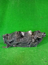 Laden Sie das Bild in den Galerie-Viewer, Frontscheinwerfer Skoda Octavia IV 5E4941016B LE18A6419 Rechts Headlight SCH9172367647oj