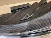 Load image into Gallery viewer, Frontscheinwerfer Ford Focus HX7B13E017AK Links Scheinwerfer Headlight SCH9187760644id
