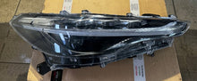 Laden Sie das Bild in den Galerie-Viewer, Frontscheinwerfer Toyota Corolla 81150-16840 Rechts Scheinwerfer Headlight SCH9197991821nq