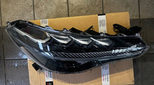 Laden Sie das Bild in den Galerie-Viewer, Frontscheinwerfer Toyota Corolla 81150-16840 Rechts Scheinwerfer Headlight SCH9197991821nq