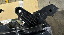 Laden Sie das Bild in den Galerie-Viewer, Frontscheinwerfer Toyota Corolla 81150-16840 Rechts Scheinwerfer Headlight SCH9197991821nq