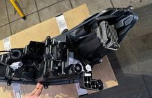 Laden Sie das Bild in den Galerie-Viewer, Frontscheinwerfer Toyota Corolla 81150-16840 Rechts Scheinwerfer Headlight SCH9197991821nq