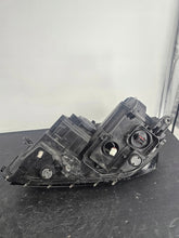 Laden Sie das Bild in den Galerie-Viewer, Frontscheinwerfer VW Passat B7 3AB941034 Xenon Rechts Scheinwerfer Headlight SCH9204001743hz
