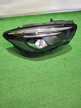 Laden Sie das Bild in den Galerie-Viewer, Frontscheinwerfer Mercedes-Benz W247 A2479061405 LED Rechts Headlight SCH9211798668dp