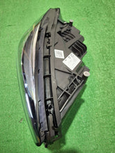 Laden Sie das Bild in den Galerie-Viewer, Frontscheinwerfer Mercedes-Benz W247 A2479061405 LED Rechts Headlight SCH9211798668dp
