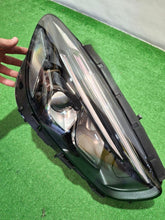 Laden Sie das Bild in den Galerie-Viewer, Frontscheinwerfer Mercedes-Benz W247 A2479061405 LED Rechts Headlight SCH9211798668dp