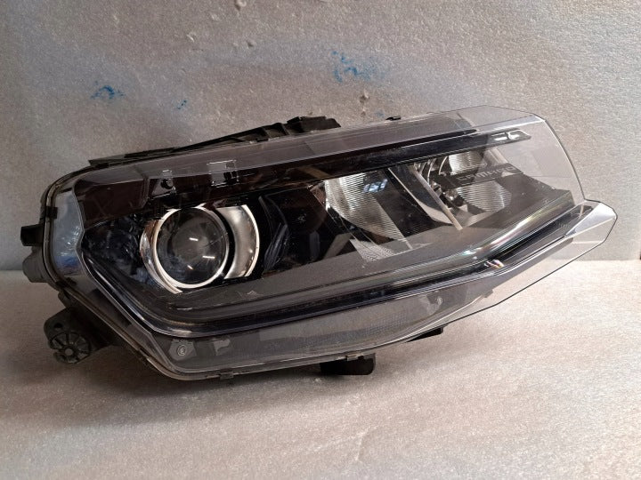Frontscheinwerfer Chevrolet Camaro 23509012 Rechts Scheinwerfer Headlight SCH9215917501td