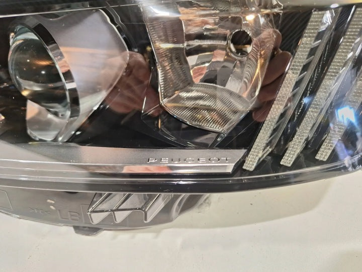 Frontscheinwerfer Peugeot 508 II 2204522046 LED Links Scheinwerfer Headlight SCH9218875210yg