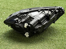Laden Sie das Bild in den Galerie-Viewer, Frontscheinwerfer Mercedes-Benz W177 A1779065704 Links Scheinwerfer Headlight SCH9219179524td