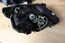 Laden Sie das Bild in den Galerie-Viewer, Frontscheinwerfer BMW 3 E93 E92 7162127 7182508 Xenon Rechts oder Links SCH9223574008vm