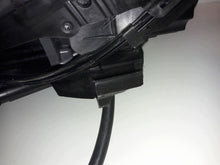 Laden Sie das Bild in den Galerie-Viewer, Frontscheinwerfer Mercedes-Benz W246 1304492143 Links Scheinwerfer Headlight SCH9228094662nc