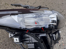 Load image into Gallery viewer, Frontscheinwerfer Mazda 3 BCJH-51030 Rechts Scheinwerfer Headlight SCH9234797450xr