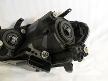 Laden Sie das Bild in den Galerie-Viewer, Frontscheinwerfer Toyota Avensis Verso A01129428 Rechts Scheinwerfer Headlight SCH9239660606ht