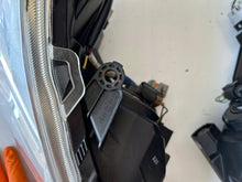 Laden Sie das Bild in den Galerie-Viewer, Frontscheinwerfer Subaru Legacy Outback MCJ23190 Ein Stück (Rechts oder Links) SCH9245141407sq