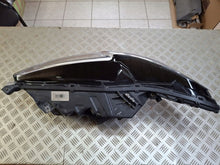 Laden Sie das Bild in den Galerie-Viewer, Frontscheinwerfer Ford Mondeo I ES73-13D154-AF ES73-13D155-AF LED Rechts SCH9246632420is