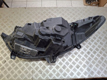 Laden Sie das Bild in den Galerie-Viewer, Frontscheinwerfer Ford Mondeo I ES73-13D154-AF ES73-13D155-AF LED Rechts SCH9246632420is