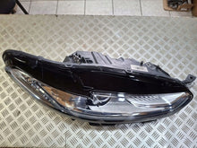 Laden Sie das Bild in den Galerie-Viewer, Frontscheinwerfer Ford Mondeo I ES73-13D154-AF ES73-13D155-AF LED Rechts SCH9246632420is
