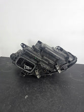 Laden Sie das Bild in den Galerie-Viewer, Frontscheinwerfer Mercedes-Benz W246 A2469066101 LED Links Headlight SCH9254693003an