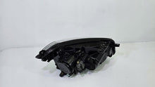 Laden Sie das Bild in den Galerie-Viewer, Frontscheinwerfer Nissan Qashqai I J10 127623984 Links Scheinwerfer Headlight SCH9262736356ta